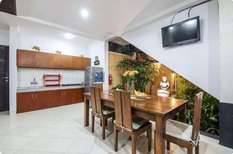 Villa, 3 Bedrooms | In-room dining