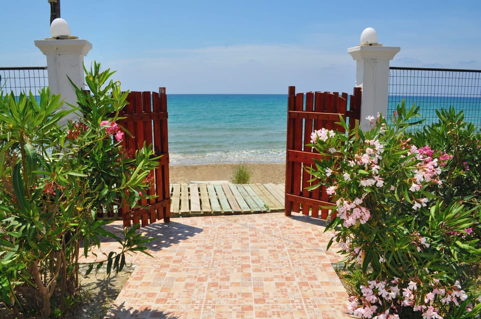 House, 2 Bedrooms, Smoking, Patio | Beach
