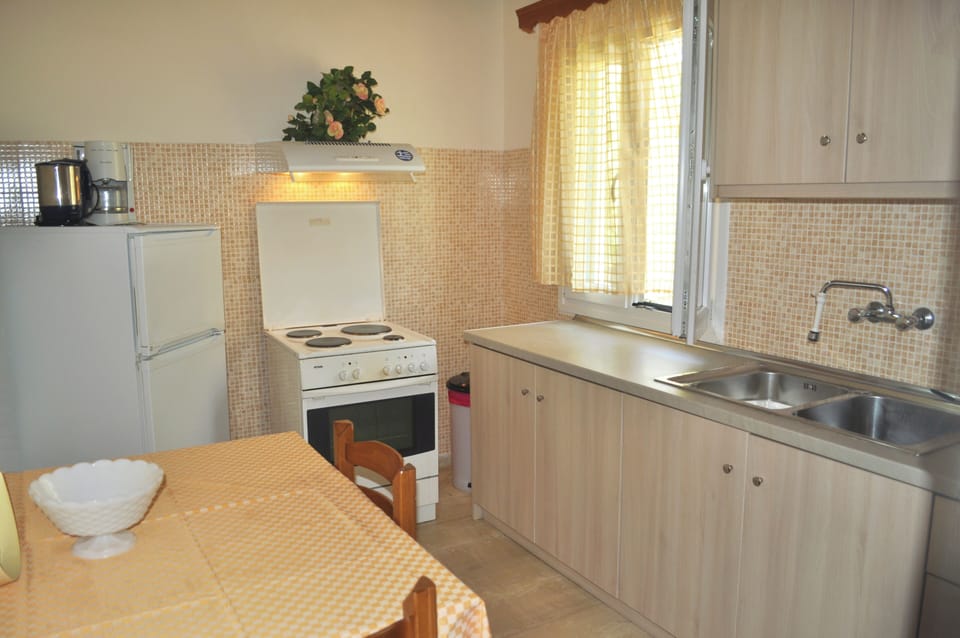 House, 2 Bedrooms, Smoking, Balcony | Interior