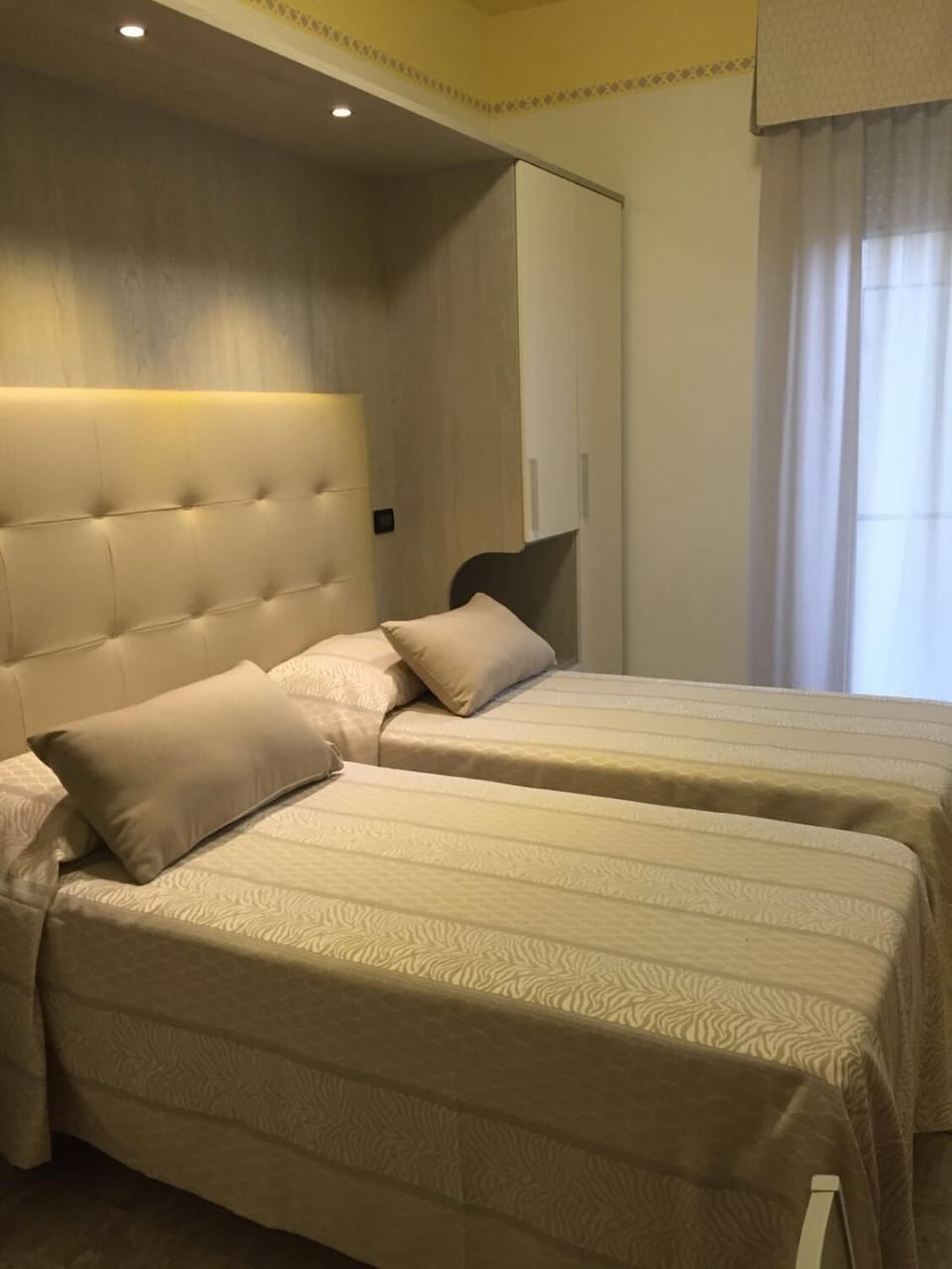Egyptian cotton sheets, premium bedding, down comforters, minibar