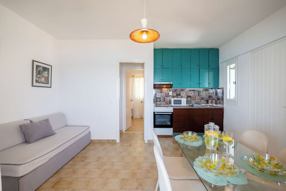 Apartment, 1 Bedroom, Smoking, Balcony | Dining room