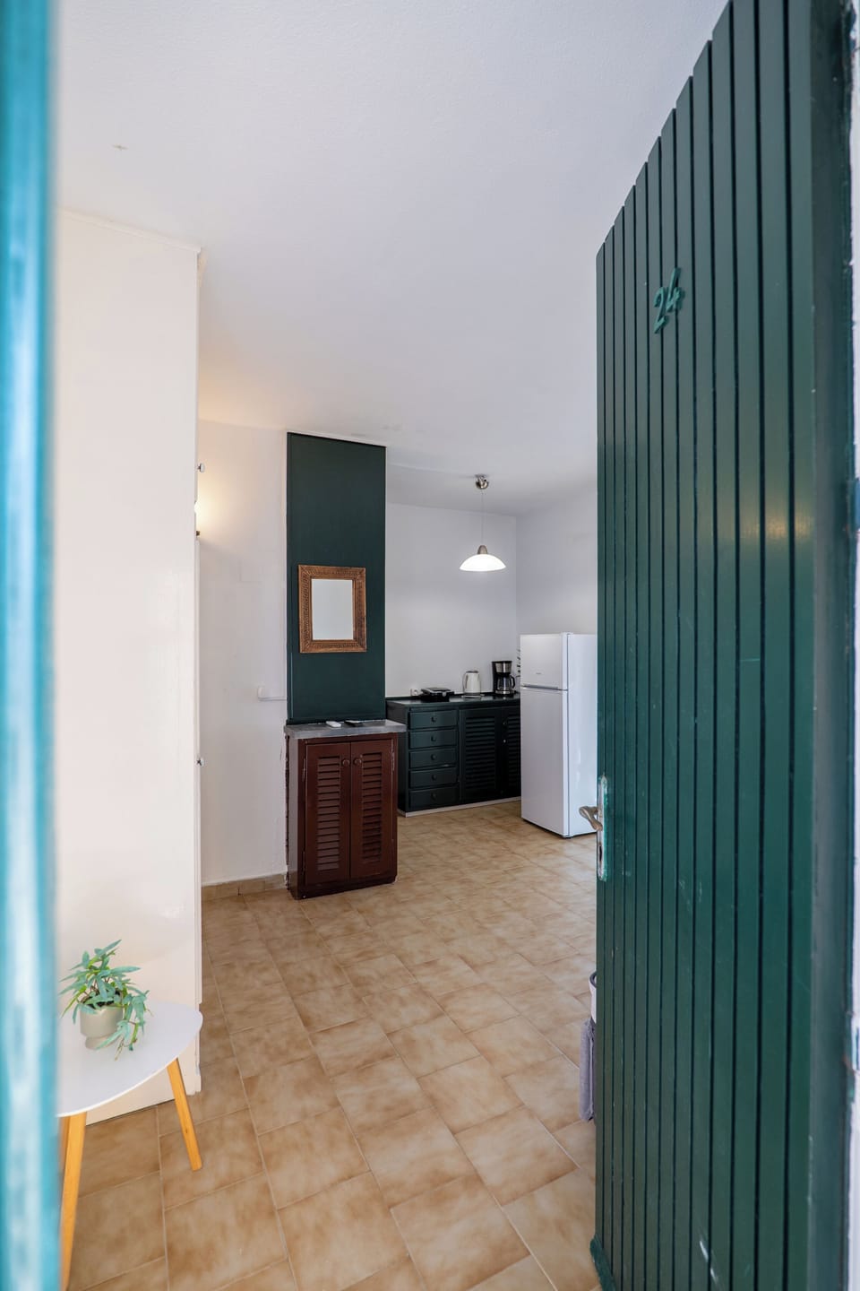 Apartment, 1 Bedroom, Smoking, Garden View | Interior