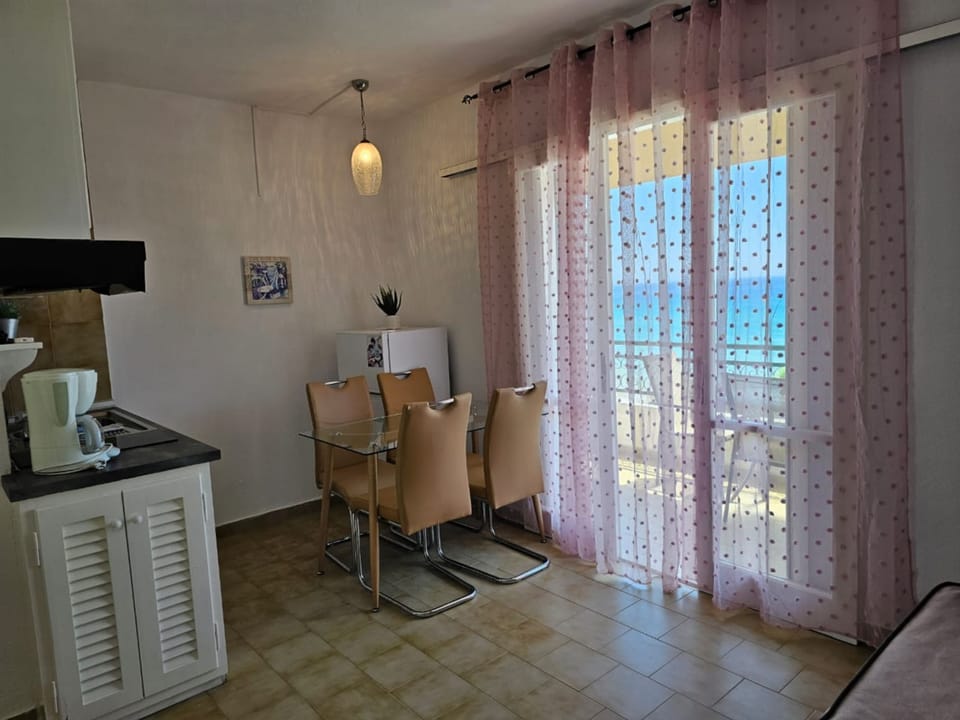 Apartment, 1 Bedroom, Smoking, Balcony | Interior