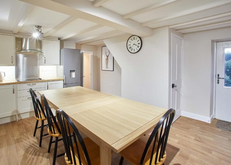 Middle Farmhouse, Lythe - Host & Stay