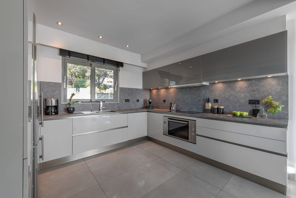 Villa, 4 Bedrooms, Smoking, Private Pool | Private kitchen