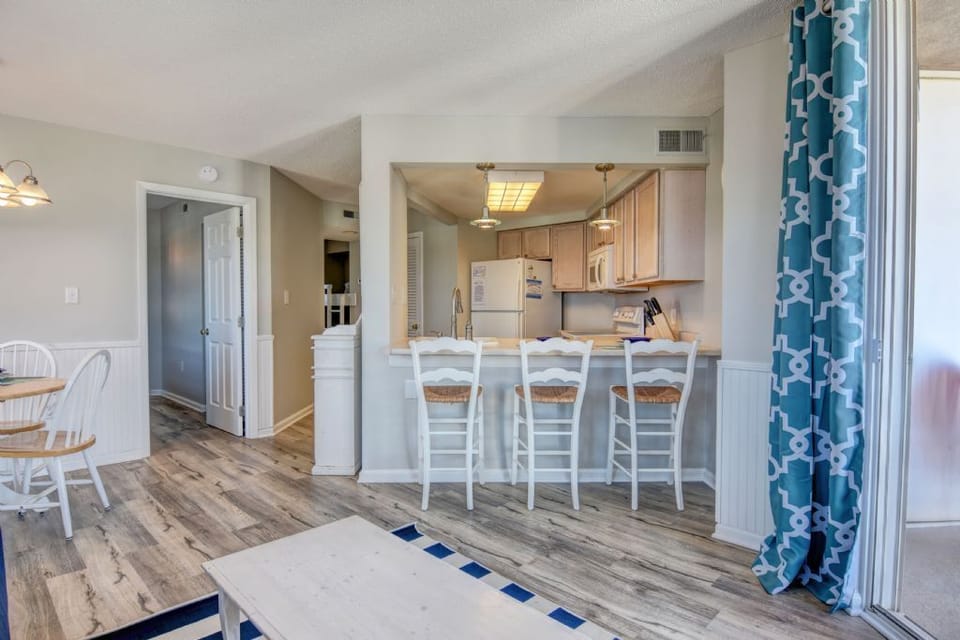 Breakfast bar