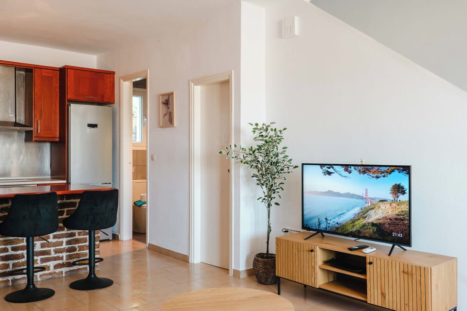 Apartment, 2 Bedrooms, Smoking, Balcony | Room amenity