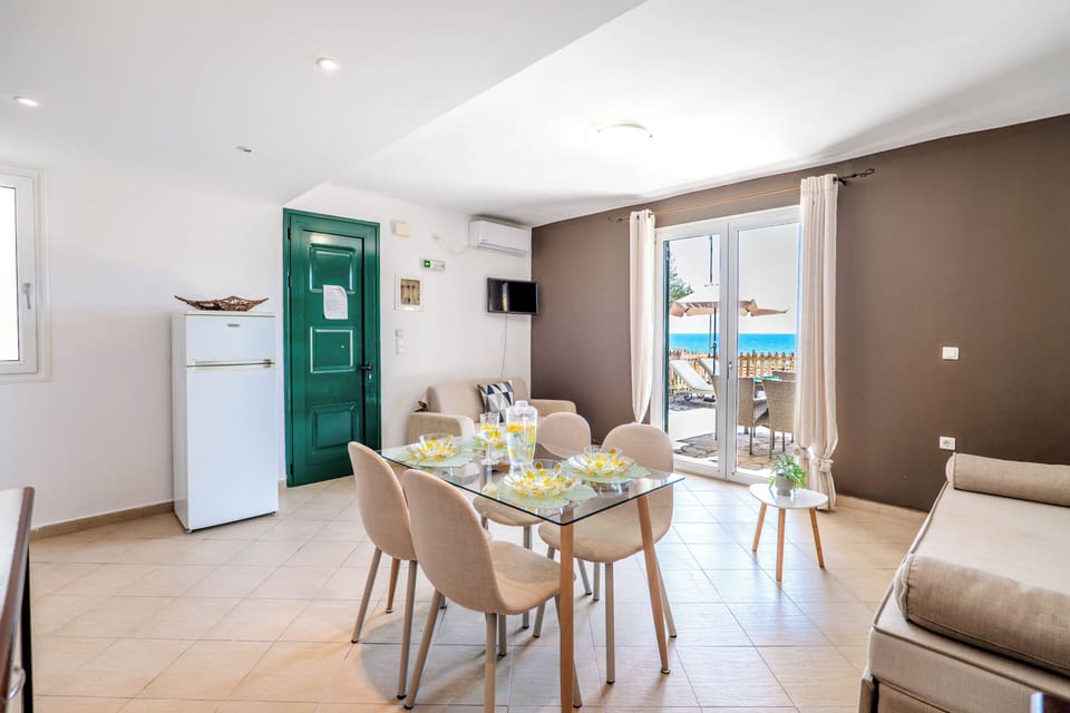 Apartment, 1 Bedroom, Garden View | Dining room