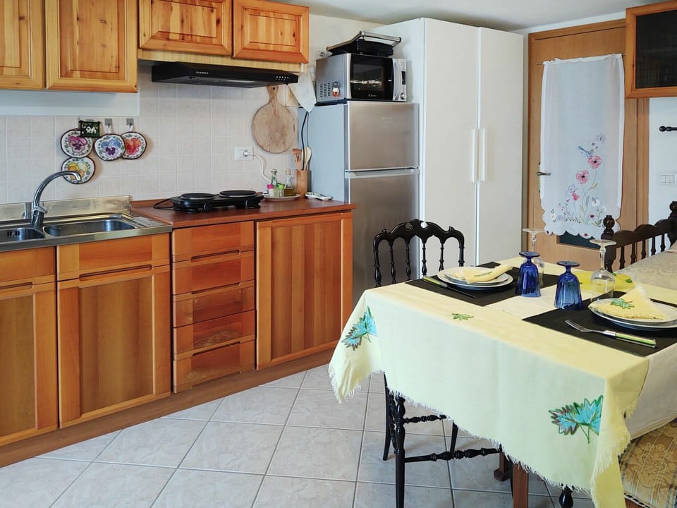 Cabinetry, Kitchen Sink, Furniture, Countertop, Property, White, Sink, Kitchen Appliance, Table, Interior Design