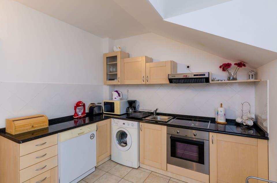 Apartment (Apartment with Shared Pool) | Private kitchen | Fridge, oven, espresso maker, electric kettle