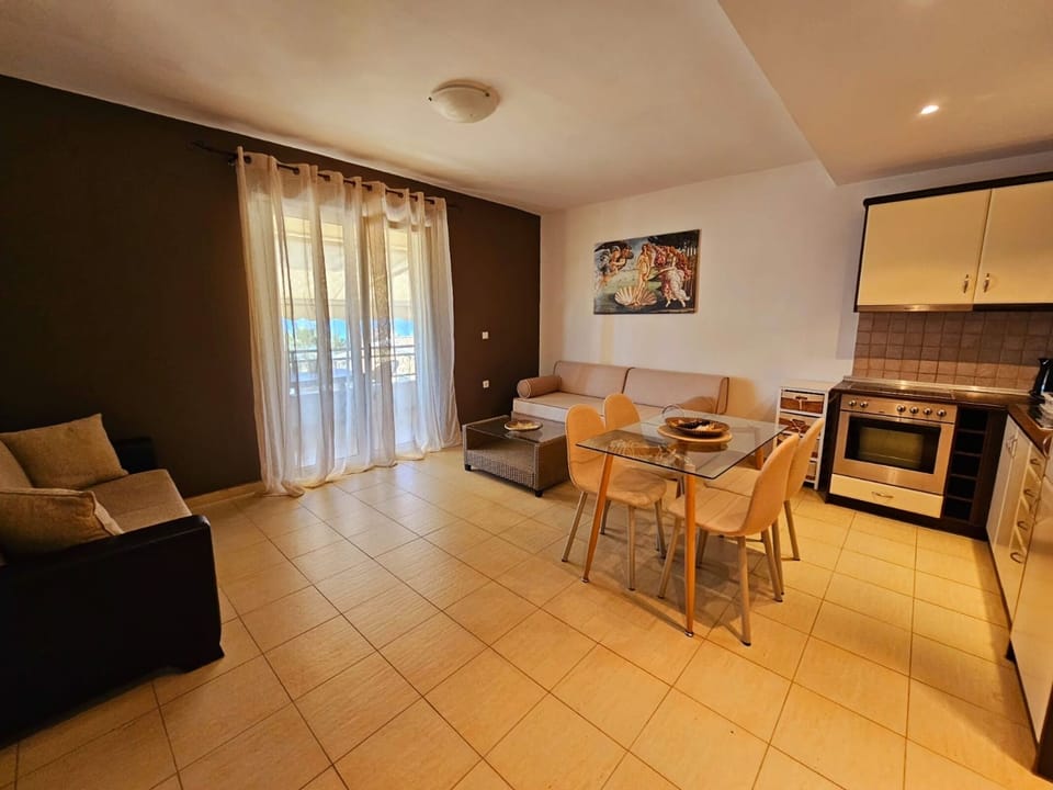 Apartment, 1 Bedroom, Smoking, Mountain View | Living room | TV
