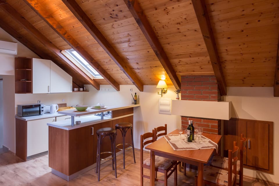 House (Two Bedroom Apartment with Terrace) | Private kitchen | Fridge, oven, electric kettle