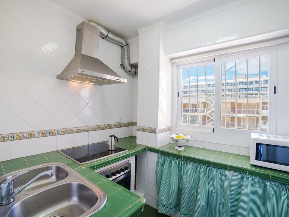 Room, Property, Countertop, Interior Design, Furniture, Kitchen, Building, Real Estate, House, Bathroom