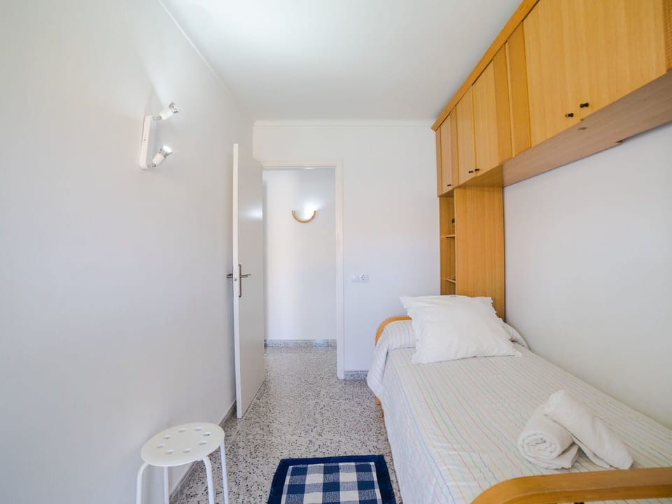 Room, Bed, Furniture, Property, Bedroom, Building, Interior Design, Floor, House, Comfort