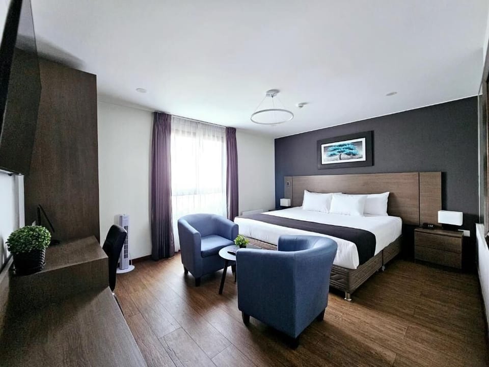 Deluxe Suite | In-room safe, desk, laptop workspace, free WiFi