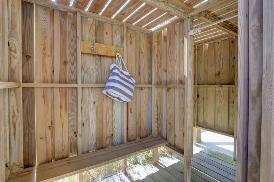 Outdoor shower 