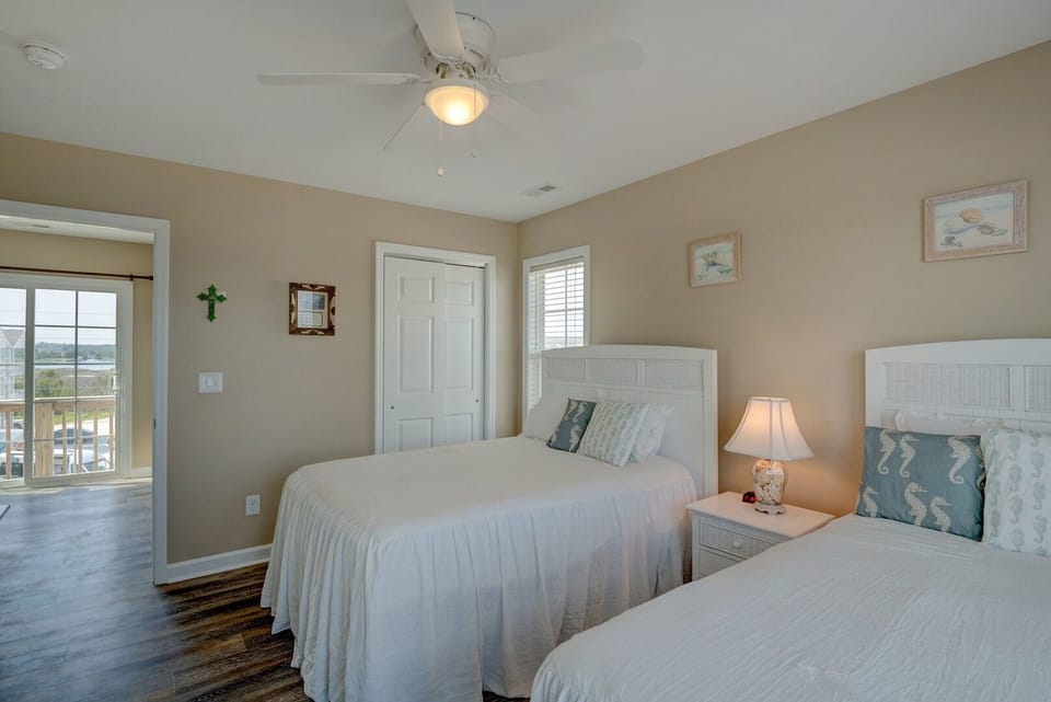 2nd bedroom