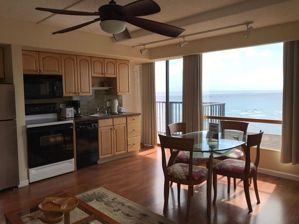 Large living space with dining table