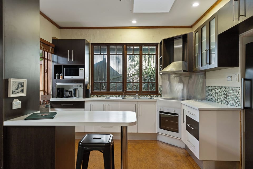 Chalet | Private kitchen | Espresso maker, fridge, microwave, stovetop