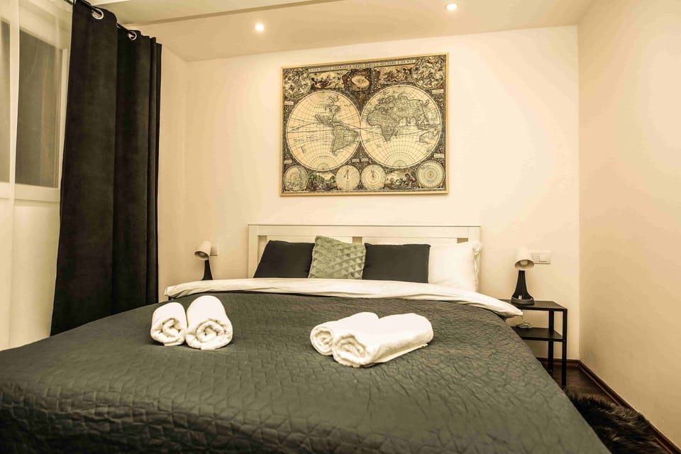 1 bedroom, individually decorated, individually furnished