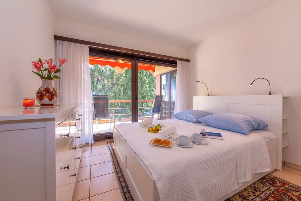Family Apartment, 2 Bedrooms, 2 Bathrooms (Casa Bader) | 2 bedrooms, iron/ironing board, WiFi, bed sheets