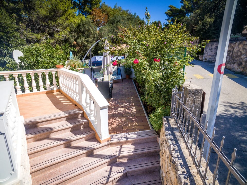 Apartment (Two-Bedroom Apartment with Balcony) | Exterior