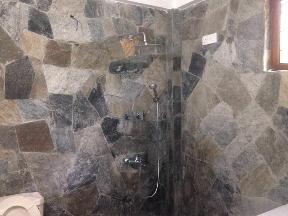 Family House | Bathroom | Shower, slippers, towels