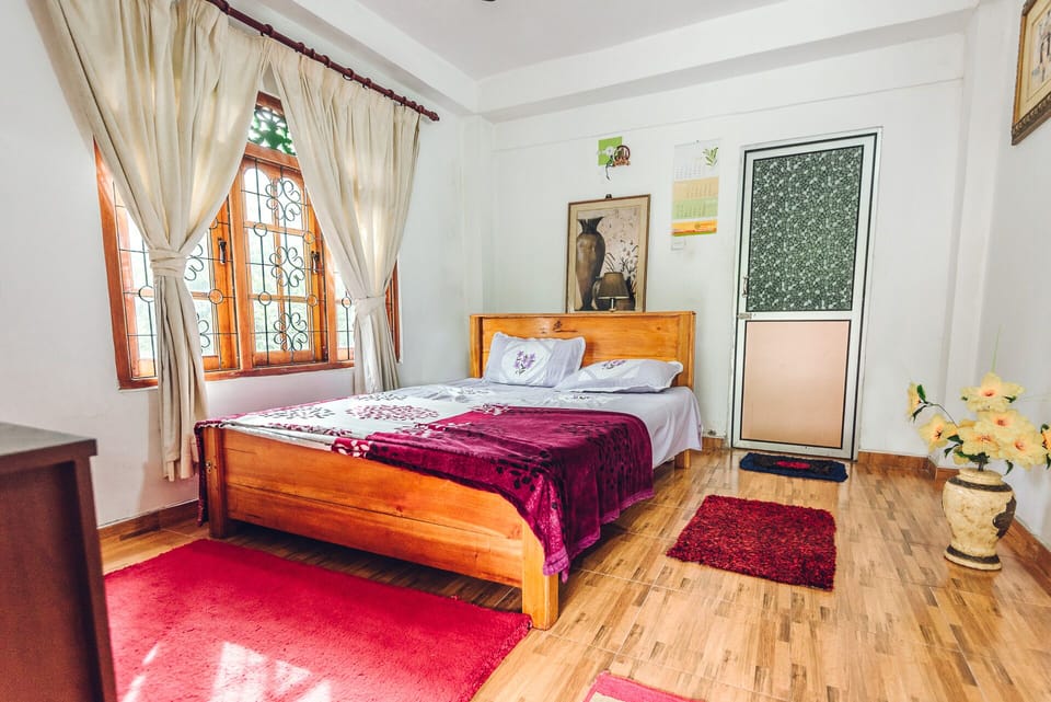Family House | 4 bedrooms, desk, iron/ironing board, free WiFi