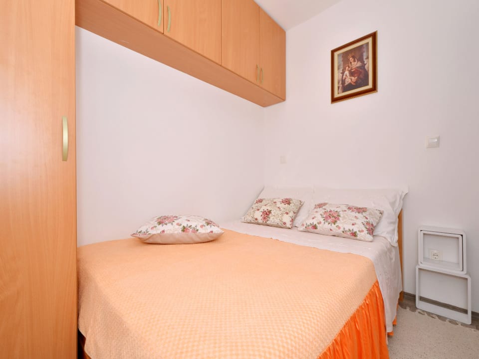 Townhome | 1 bedroom, blackout drapes, iron/ironing board, travel crib