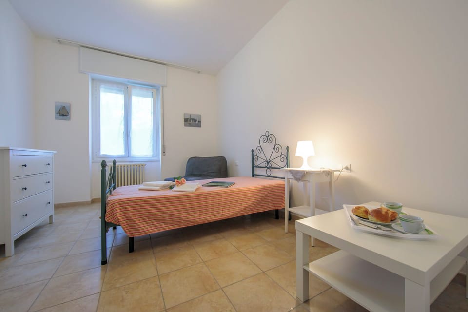 Family Apartment, 2 Bedrooms, Microwave (Casa Al Caprifoglio 600m From Beach) | Interior