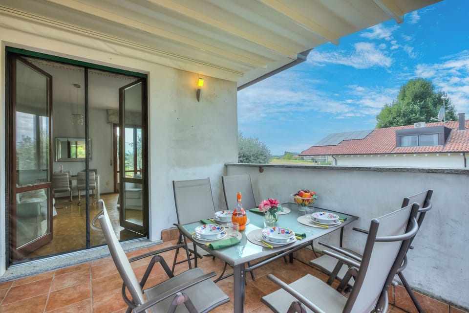 Family Apartment, Multiple Bedrooms, 2 Bathrooms (Connie's apartment) | Outdoor dining