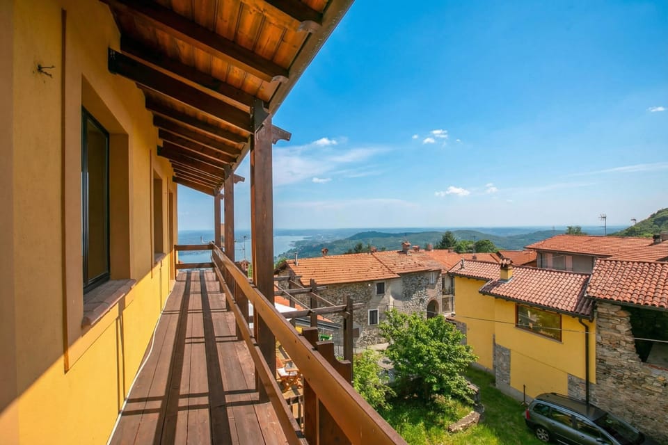 Family Townhome, Multiple Bedrooms, Mountainside (La Casa nel Borgo Lake View) | Terrace/patio