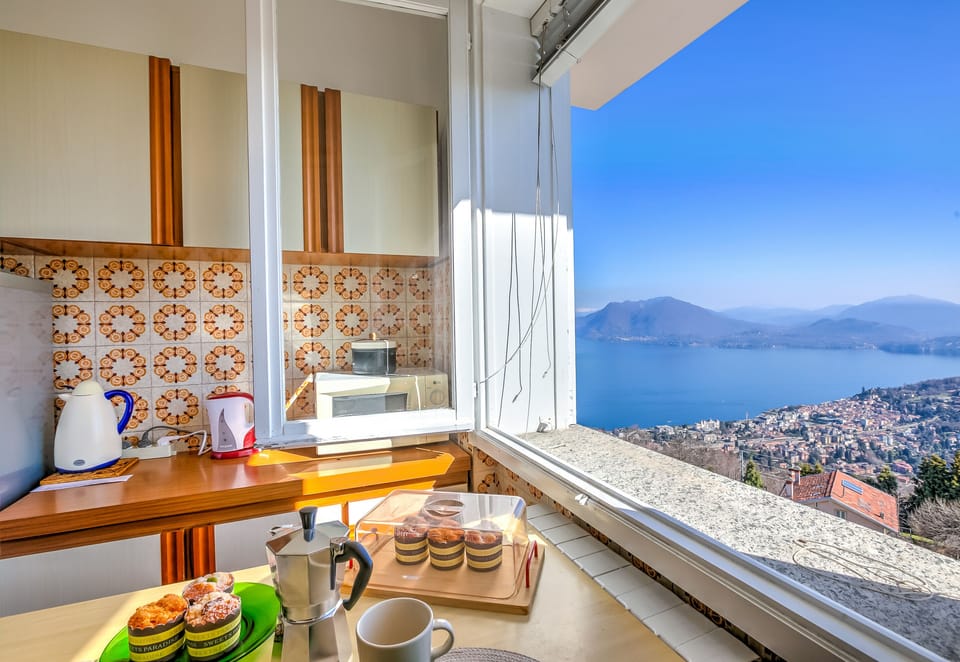 Family Apartment, 1 Bedroom, Balcony, Mountainside (Nicoletta's Lake View Stresa) | Interior
