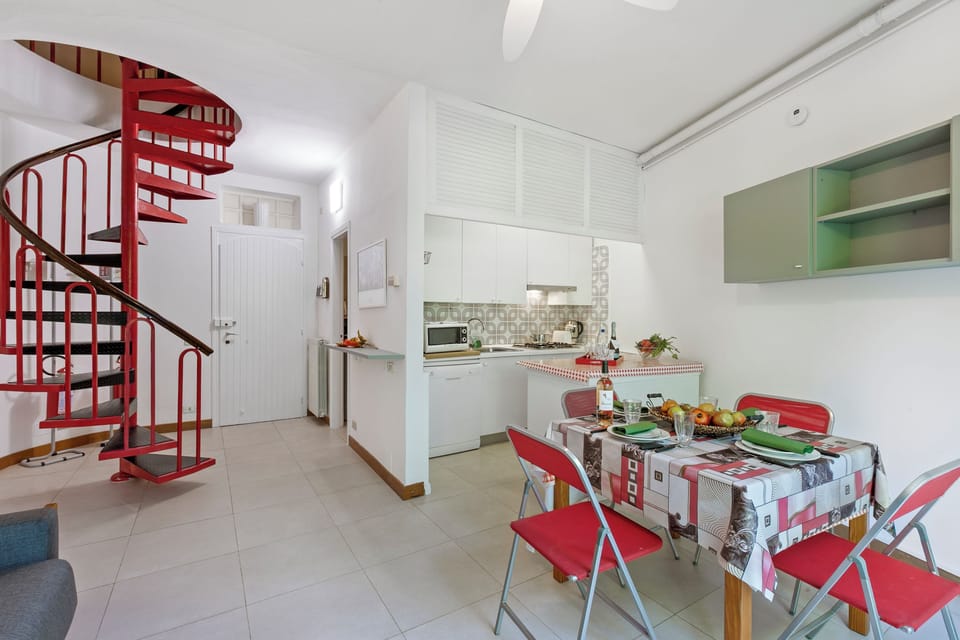 Family Apartment, 2 Bedrooms, 2 Bathrooms (Rododendro Rosso: Duplex with Pool,) | Interior