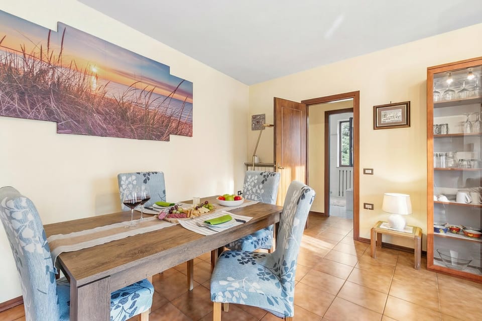 Family Apartment, Multiple Bedrooms (Sunset in Baveno) | Dining