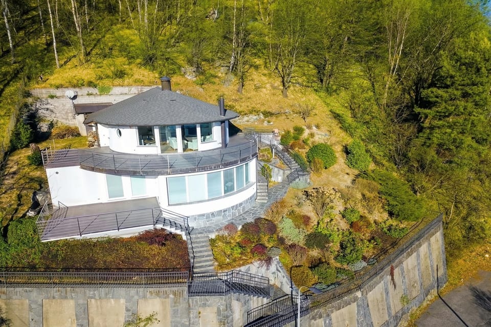 Honeymoon Apartment, 2 Bedrooms, Fireplace, Mountainside (The Perfect View Loft) | Front of property