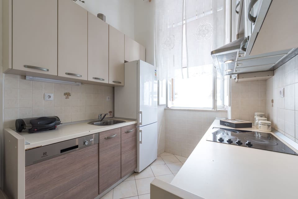 Apartment (Two Bedroom Apartment with City View) | Private kitchen | Fridge, oven, electric kettle