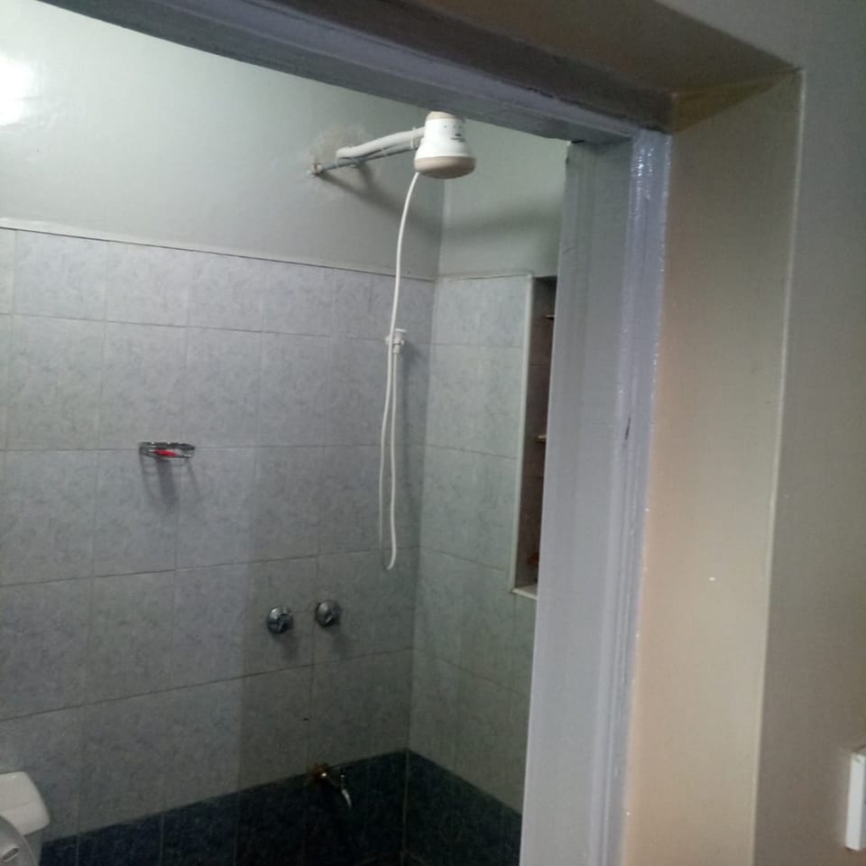 Double Room | Bathroom shower