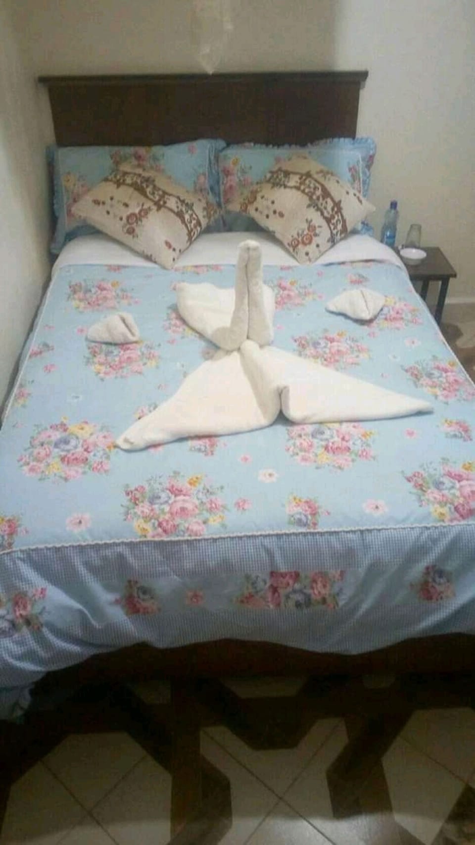 Free WiFi, bed sheets