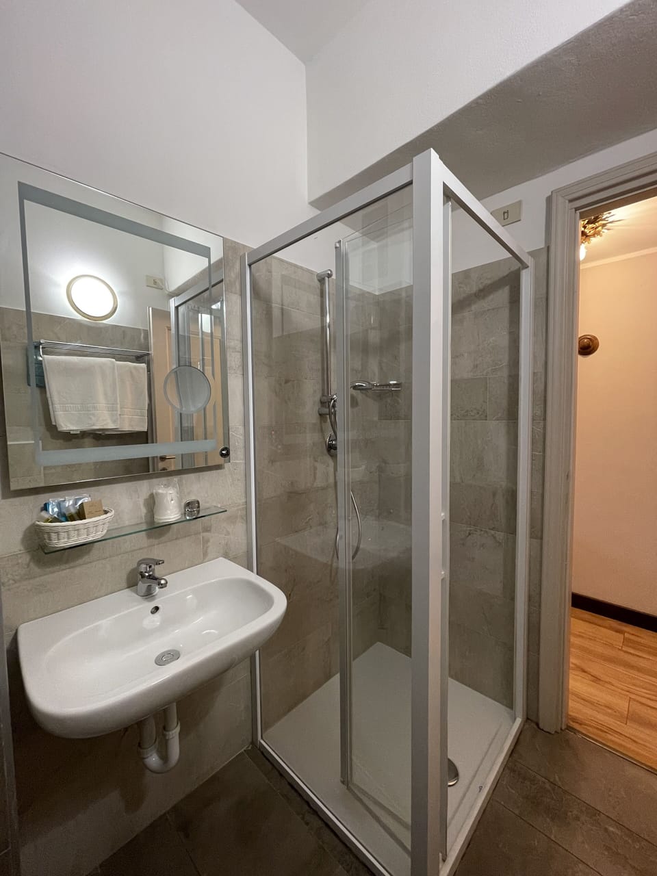 Standard Double Room, 1 Bedroom, Terrace | Bathroom | Shower, rainfall showerhead, free toiletries, hair dryer