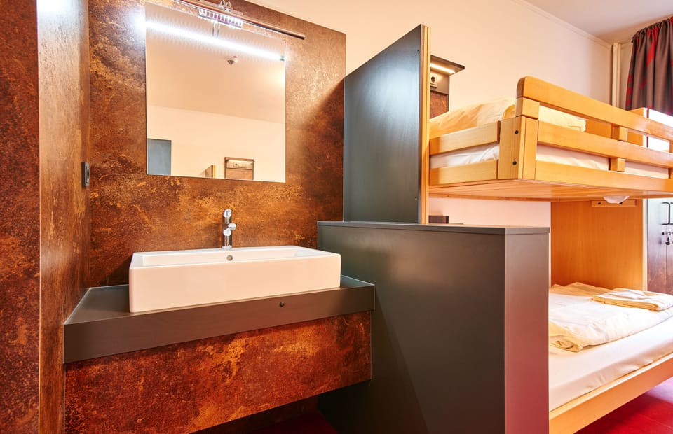 Hypo-allergenic bedding, memory foam beds, desk, free WiFi