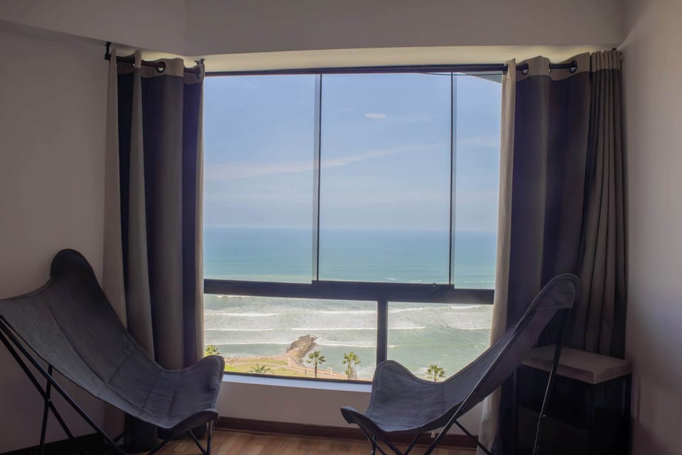Relax with an Incredible View of the Pacific