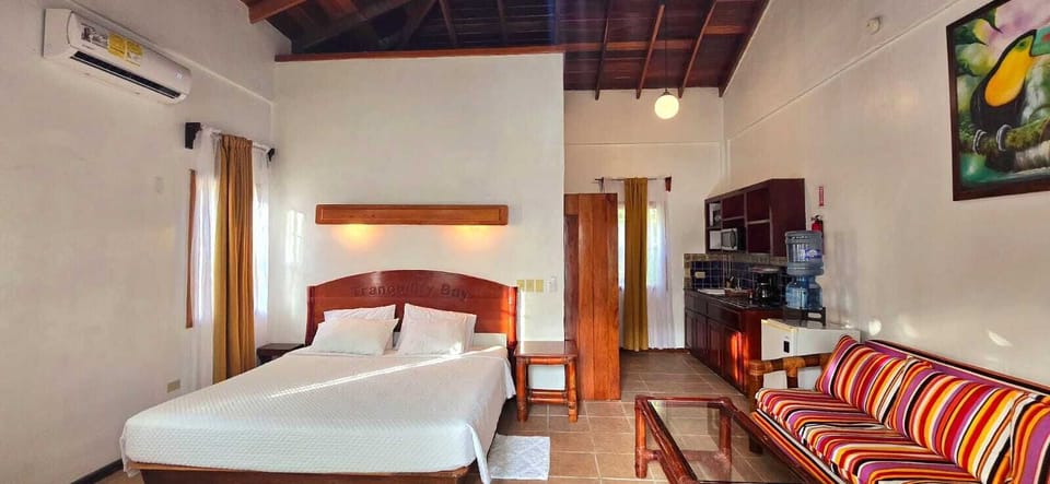 Comfort Studio | Egyptian cotton sheets, premium bedding, in-room safe