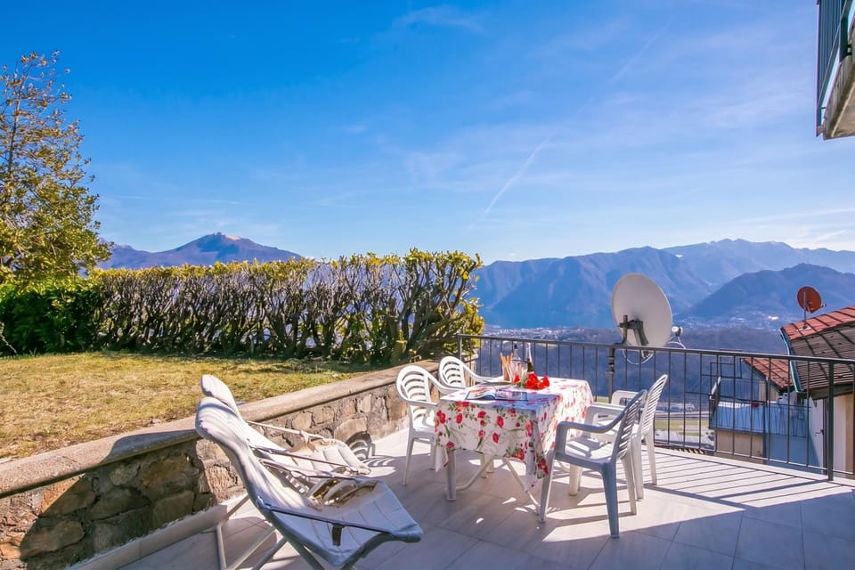 Family Apartment, 3 Bedrooms, 2 Bathrooms (Chalet Cademario) | Outdoor dining