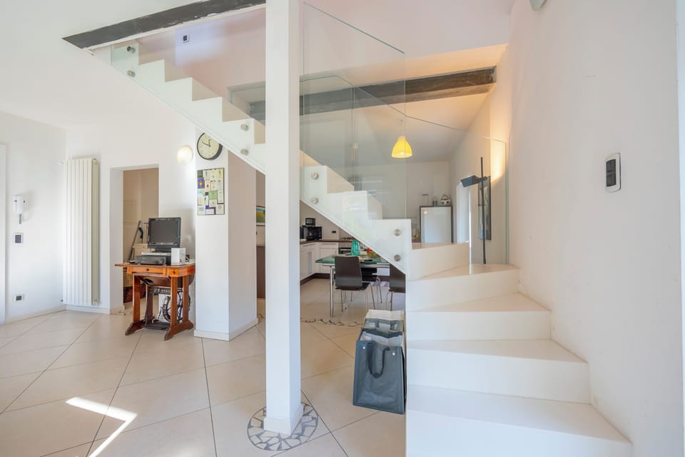 Family Apartment, 2 Bedrooms, 2 Bathrooms (Franklin House with Private Garden) | Staircase
