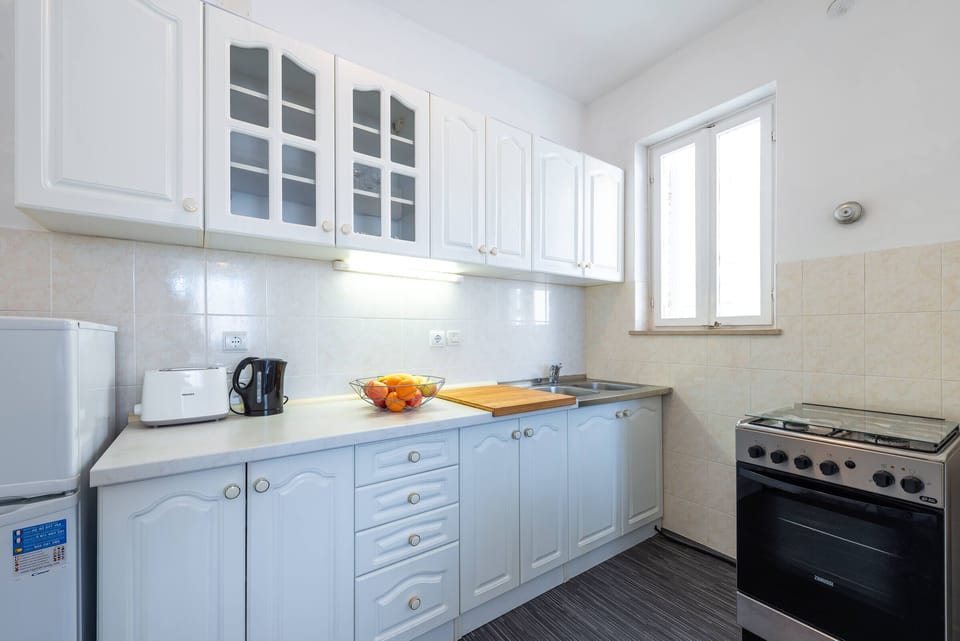 Standard Apartment, 3 Bedrooms, Balcony | 3 bedrooms, iron/ironing board, free WiFi, bed sheets