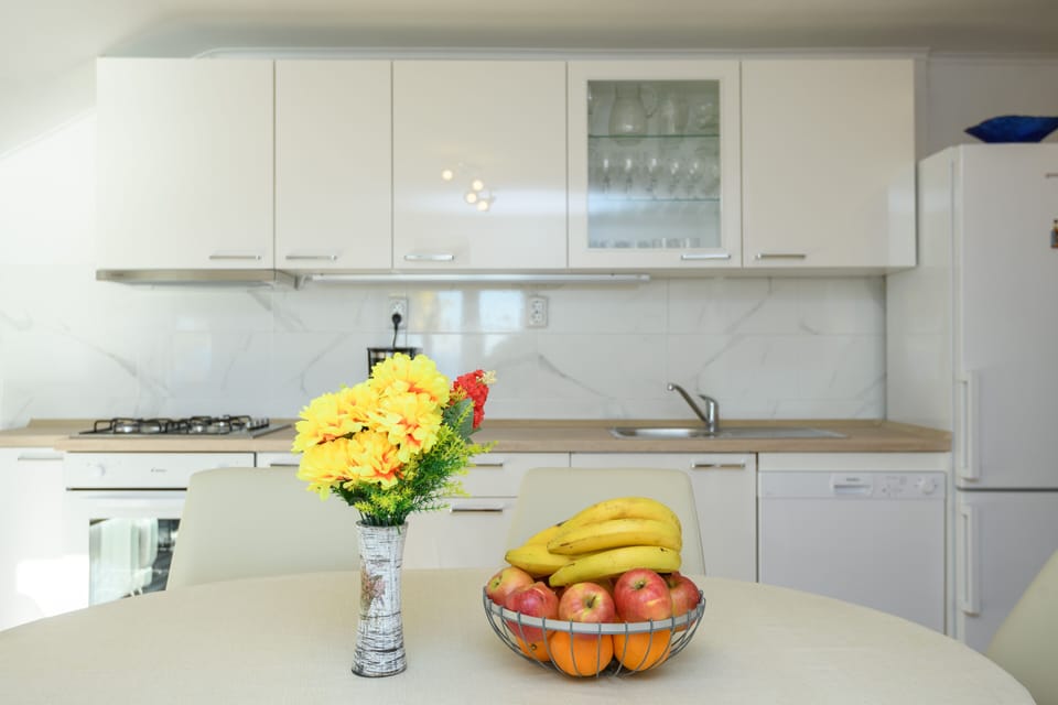 House, 3 Bedrooms, Terrace, Sea View | Private kitchen | Full-size fridge, microwave, oven, stovetop