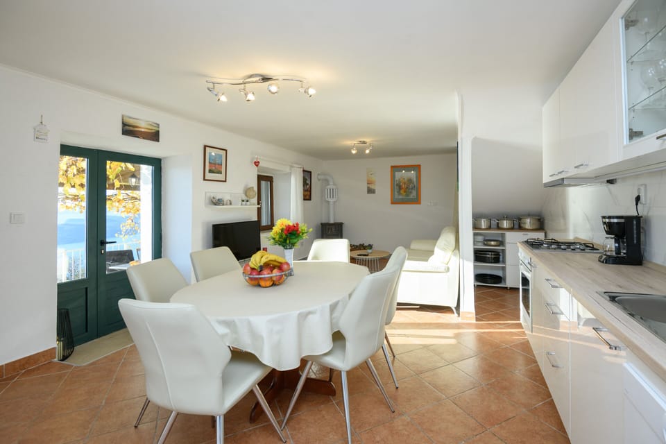 House, 3 Bedrooms, Terrace, Sea View | Private kitchen | Full-size fridge, microwave, oven, stovetop
