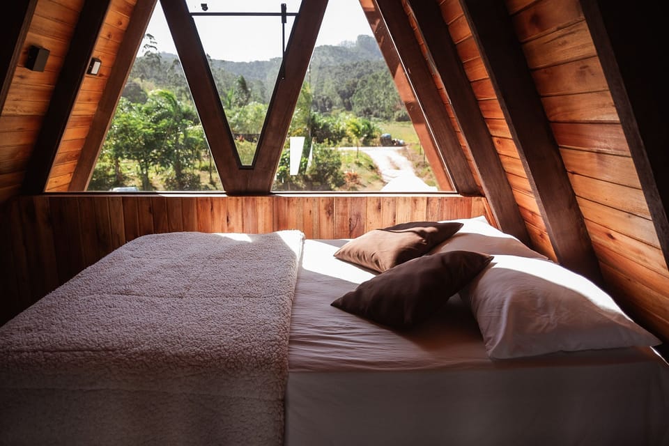 Chalé Suíço com Banheira de Hidromassagem - Pousada Sestrem | Premium bedding, free WiFi