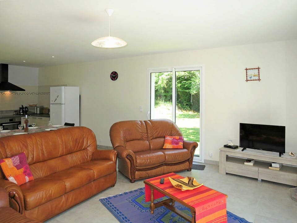 Living Room, Furniture, Room, Property, Couch, Interior Design, Sofa Bed, House, Building, Real Estate